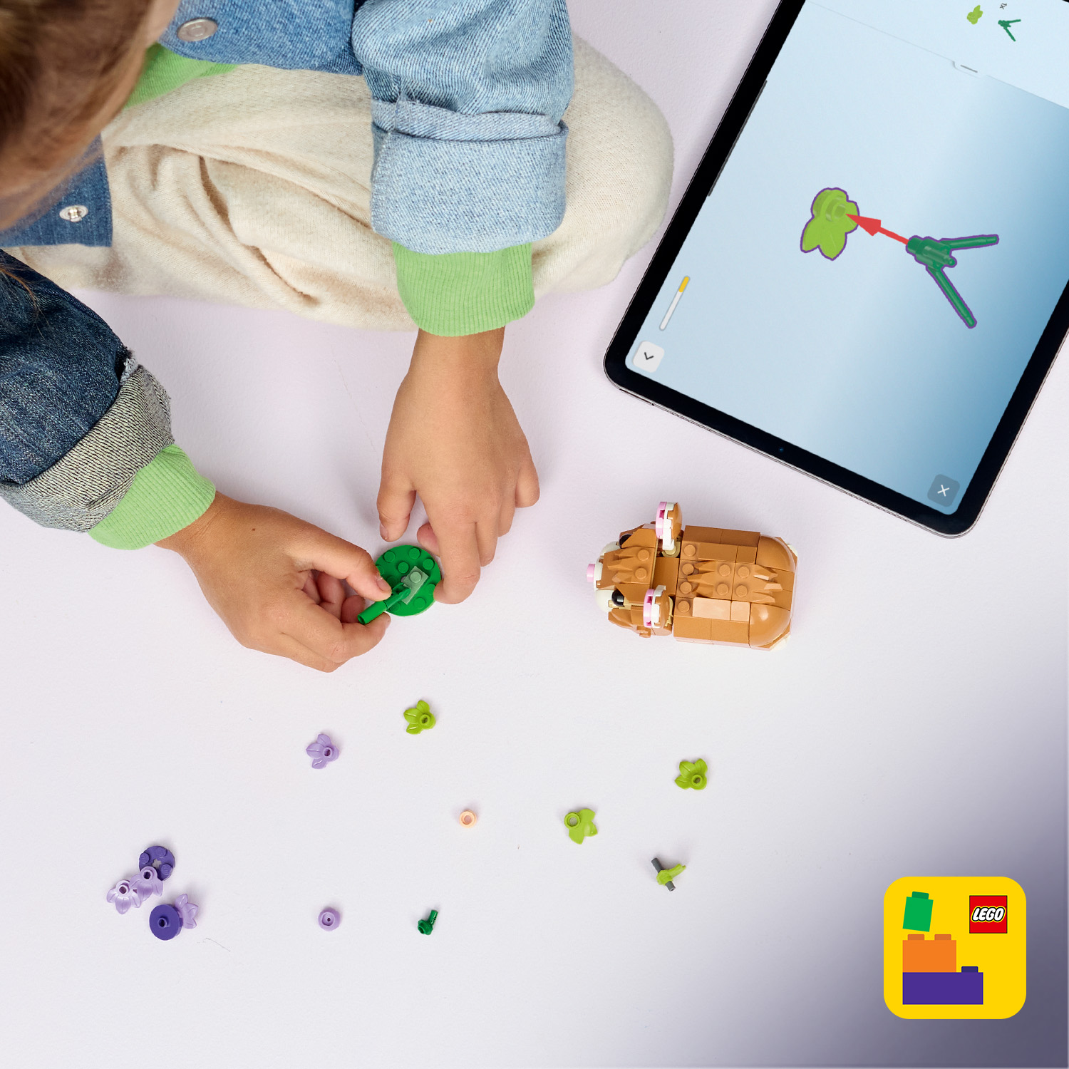 Včetně interaktivního návodu na stavění ve 3D