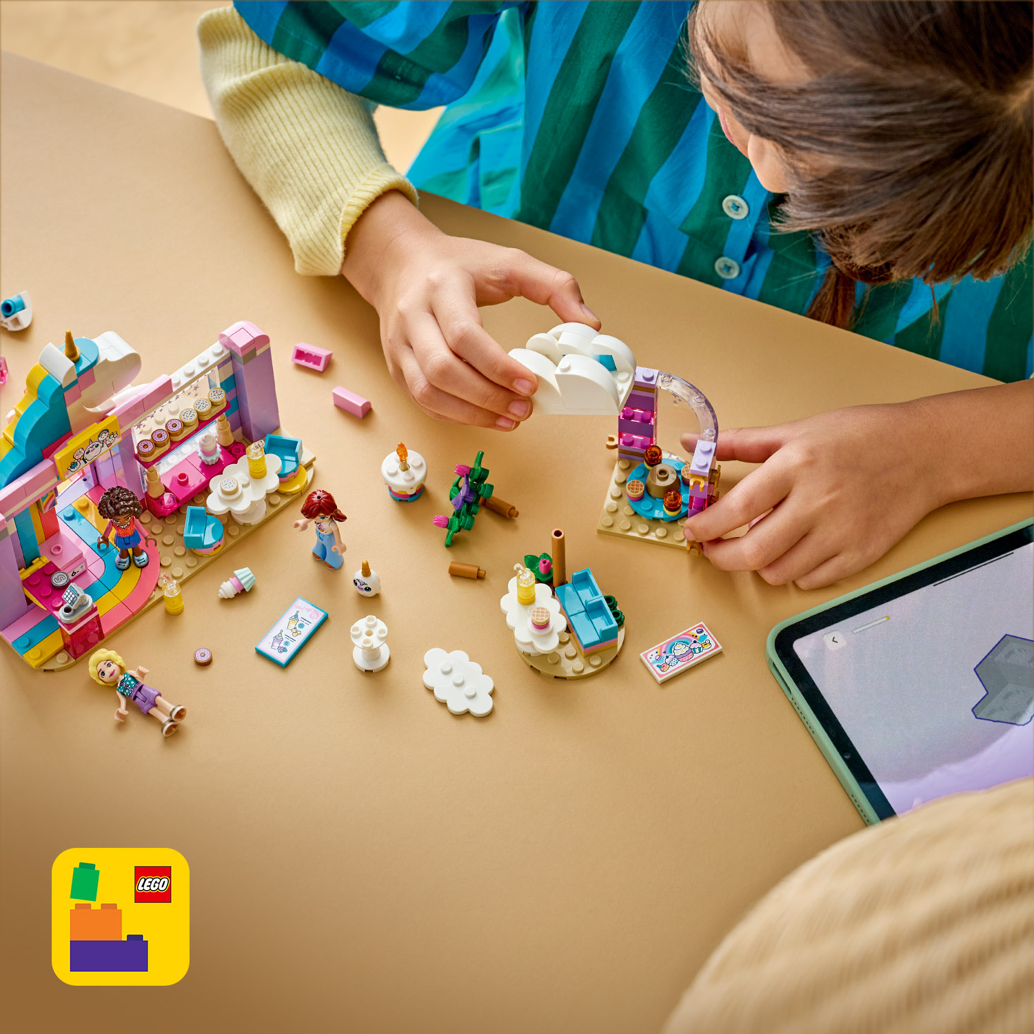 Včetně interaktivního návodu na stavění ve 3D