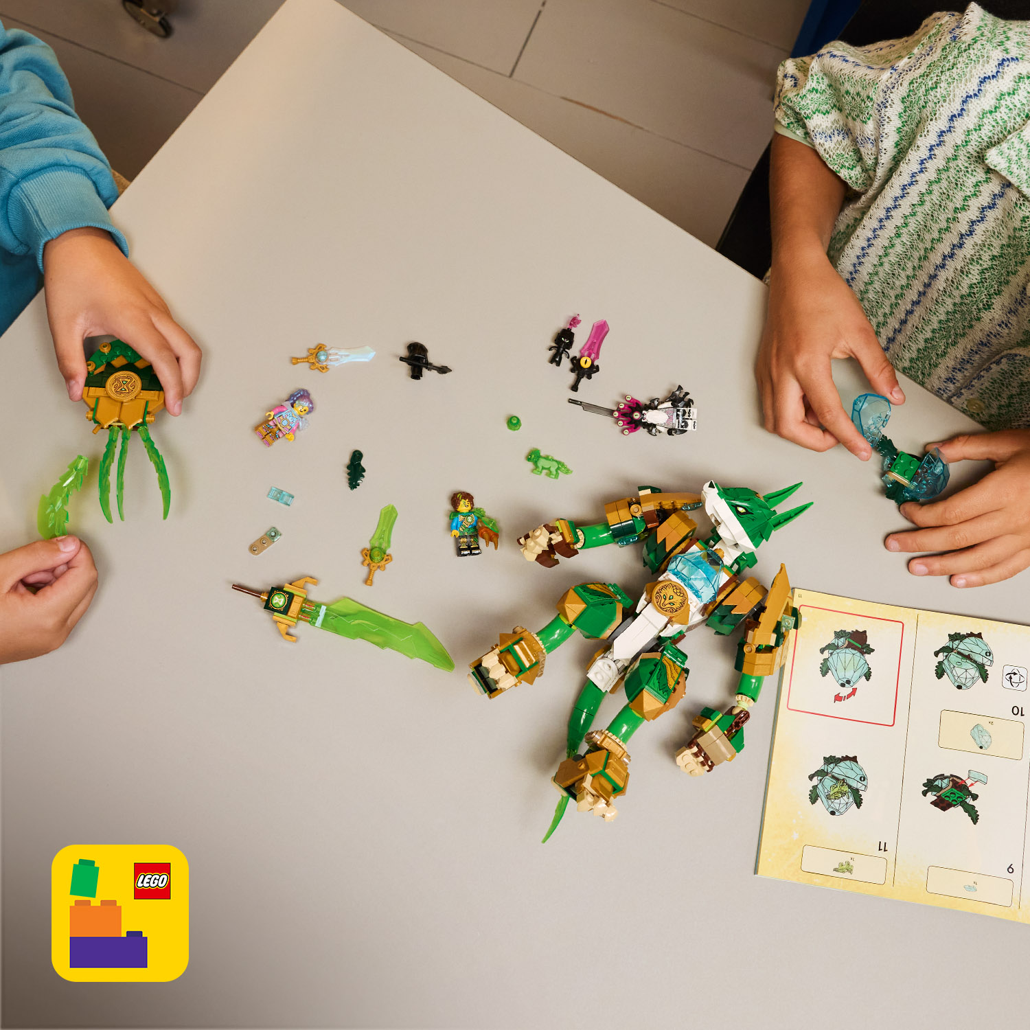 Včetně interaktivního návodu na stavění ve 3D