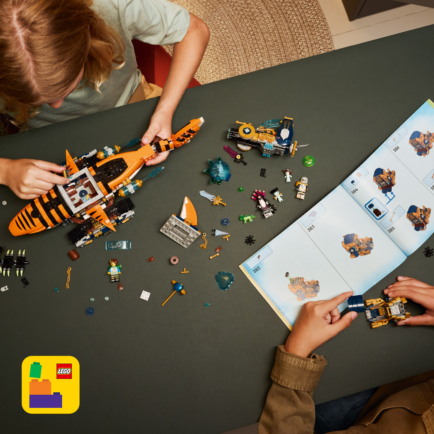 Včetně interaktivního návodu na stavění ve 3D