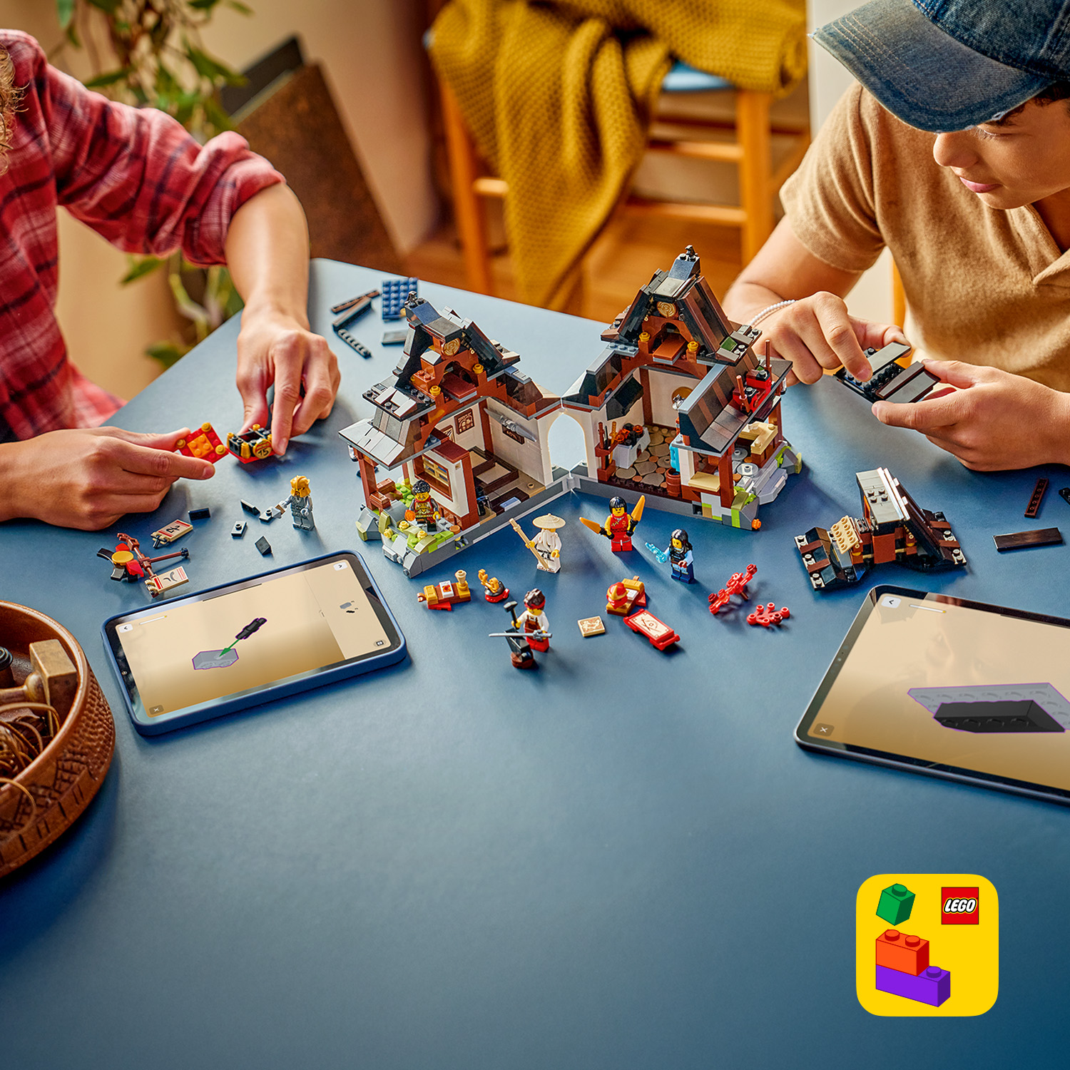 Včetně interaktivního návodu na stavění ve 3D