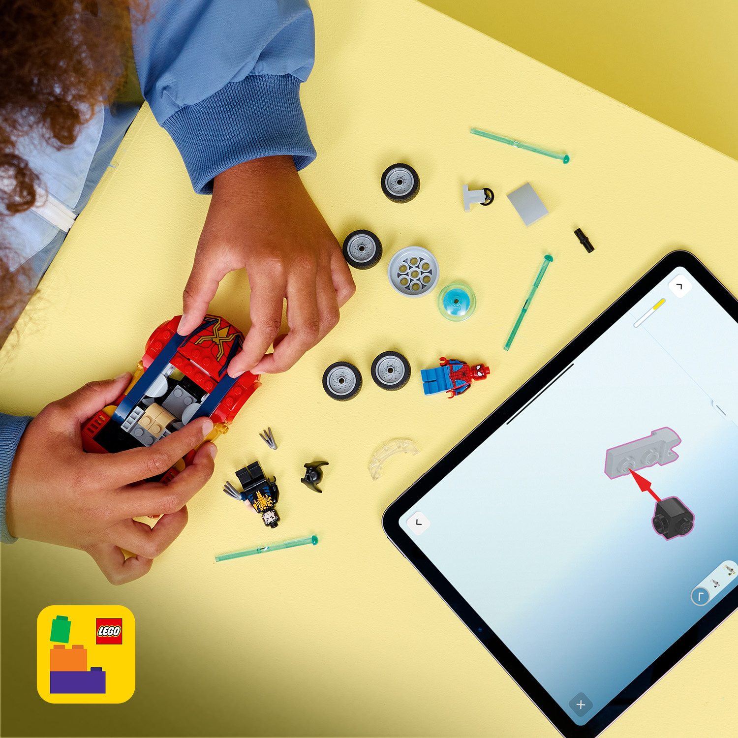 Včetně interaktivního návodu na stavění ve 3D