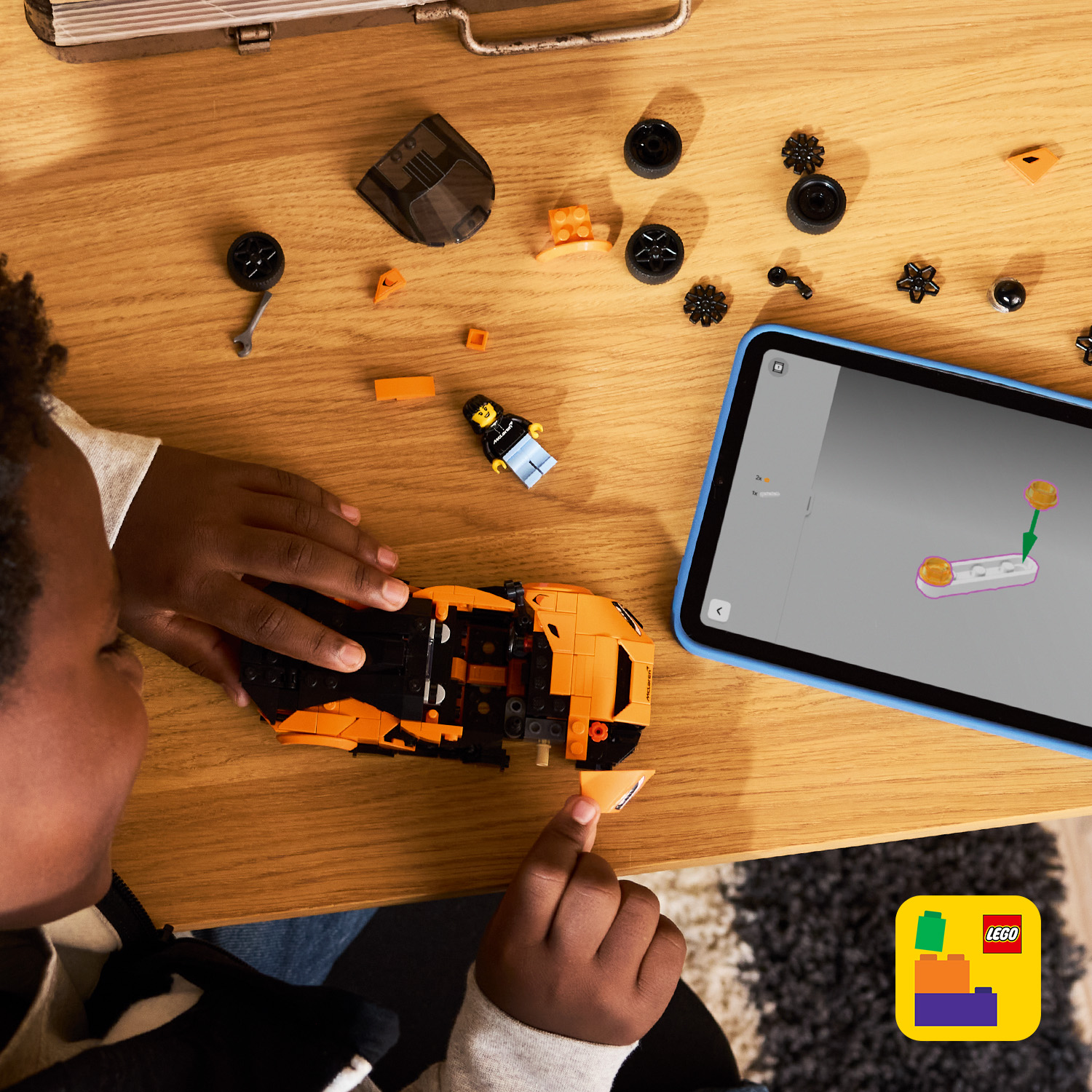 Včetně interaktivního návodu na stavění ve 3D